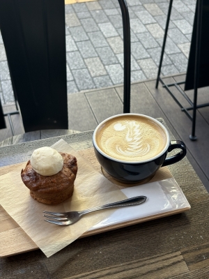 MASH(ﾏｯｼｭ) キャロットケーキとほっとラテ