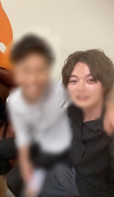 INO(ｲﾉ) 顔が真っ赤ー！！😳なんか目の下が変。👀
