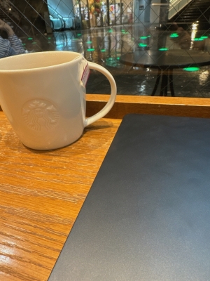 SHU(ｼｭｳ) ☕️【ほっとひと息】🌙✨