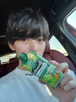 TAEHYUNG(ﾃﾋｮﾝ) 海とスムージーとテヒョン