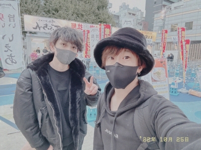 ZION(ｼｵﾝ) 新宿のラーメンフェスに、通な男と