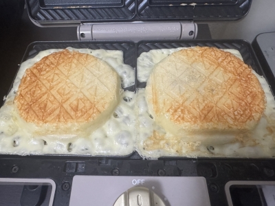 GUREN(ｸﾞﾚﾝ) チーズ肉まん！