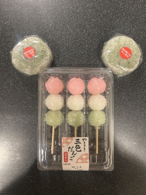 KONOSUKE(コウノスケ) デザートにだんご買ったンゴ