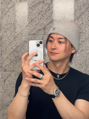 KONOSUKE(ｺｳﾉｽｹ) 今日は冷えるみたいだよ 上着持っていかないとね