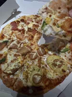 NOBU(ノブ) 背徳タイム🍕🤤