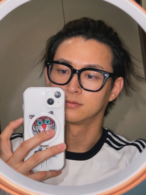 KONOSUKE(ｺｳﾉｽｹ) 筋肉だけじゃなくて 喉仏も褒められるんだけどな。。