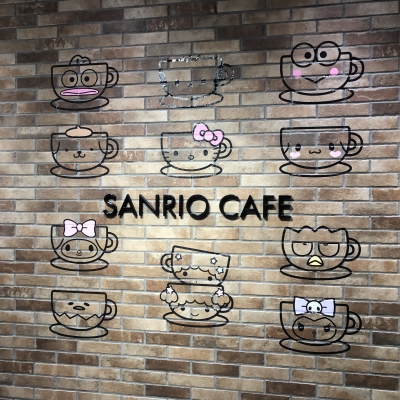 MOMO(ﾓﾓ) サンリオカフェ