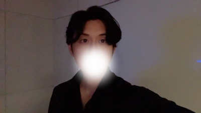 MINORI(ﾐﾉﾘ) 夜の会議室。