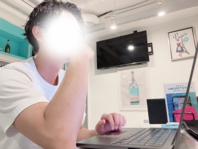Rakuto(ラクト) 静かに立つ人たち
