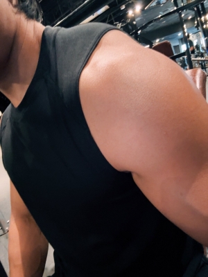 YOHITO(ﾖﾋﾄ) 【背中で示す】