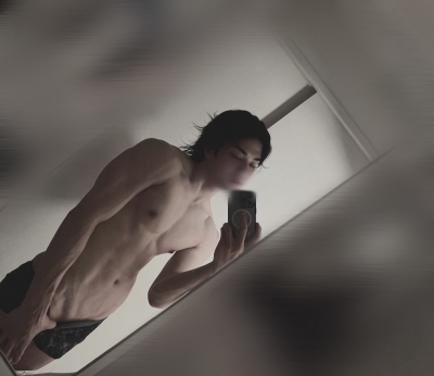 KEN（ｹﾝ） この身体が好きならいいねしてね