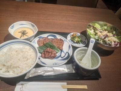 KONOSUKE(ｺｳﾉｽｹ) お昼なに食べタン？