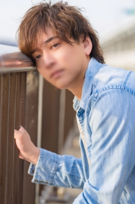 AIRI(ｱｲﾘ) 右側の寝癖を手摺で直す癖を直した方が良い