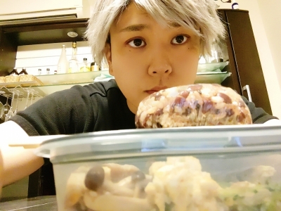 SHINO （ｼﾉ） キャス【お弁当食べながら。】