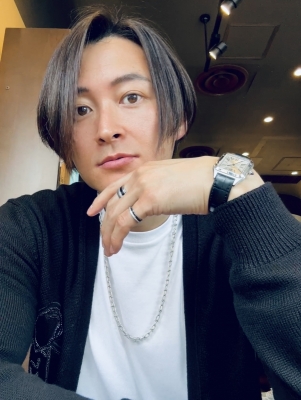 KONOSUKE(コウノスケ) 筋力ないのに1人で抱え込みすぎ 筋肉痛になるぞ