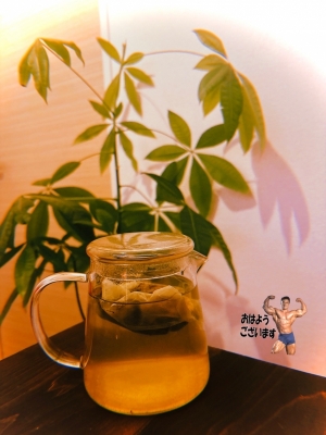 MOCHI（ﾓﾁ） 玄米茶。