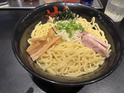 HIKARU(ﾋｶﾙ) つい食べたくなっちゃって