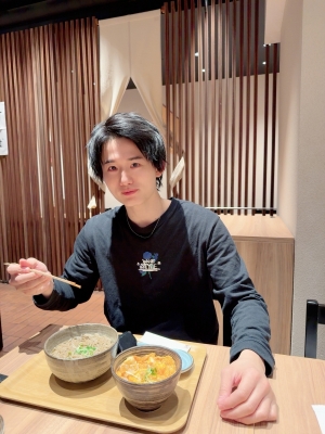 TAISHI(ﾀｲｼ) 向かいの席、ちゃんと空けてあるよ