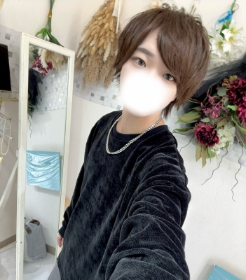 YUITO(ユイト) 今週の土曜日まるまる1日、事務所います!いつでも呼んでねん!