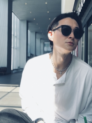 KONOSUKE(ｺｳﾉｽｹ) 何してるかな 元気してるかなって いつも思い出す