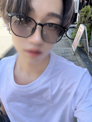 NEO(ﾈｵ) 買ったメガネ外出たら色変わってしもた