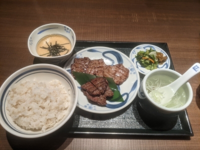 KONOSUKE(ｺｳﾉｽｹ) 遅めのランチ食べてきタン