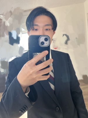 AMANE(ｱﾏﾈ) 今日はスーツ！