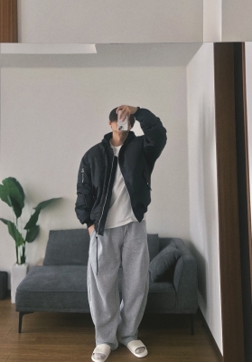 KONOSUKE(コウノスケ) おはよ 今日も寒いねー