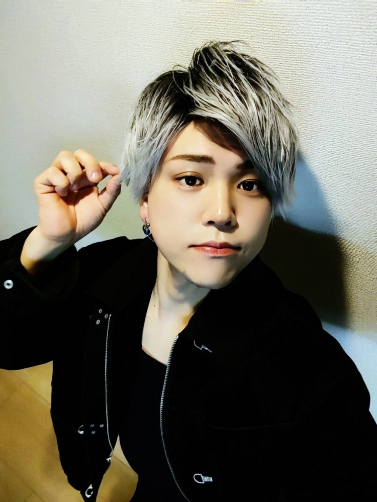 SHINO (シノ)