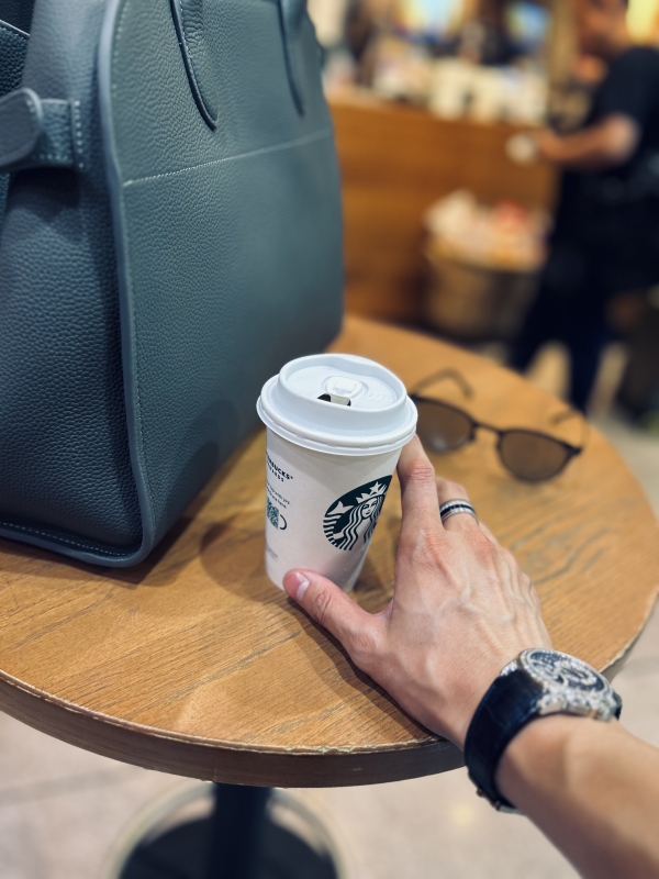 KONOSUKE(コウノスケ) スタバは空間を売っている