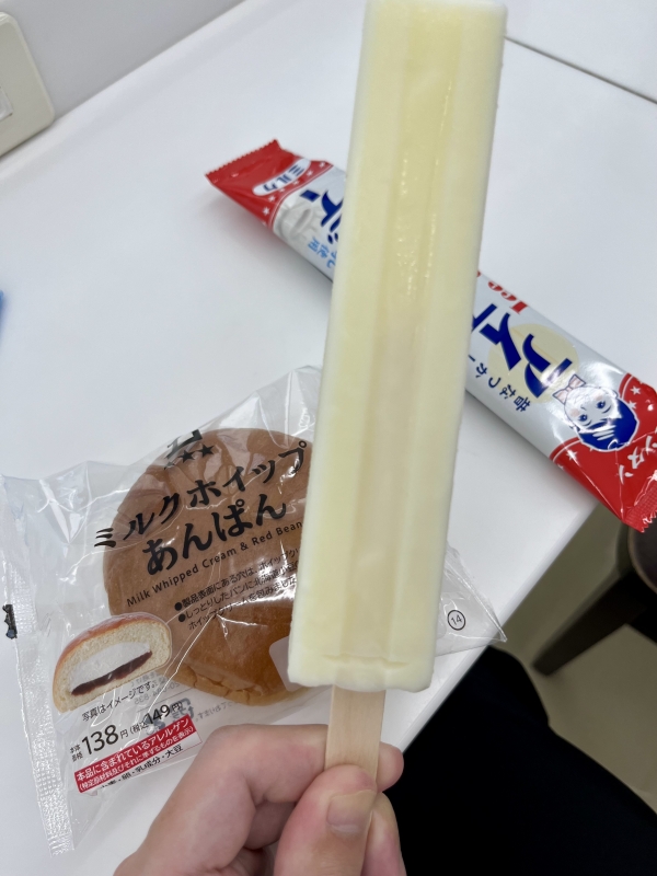 SHINA(ｼﾅ) あんぱんとアイス！！！