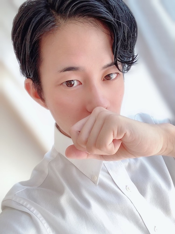 M(エム) 明日21時からキャス配信！