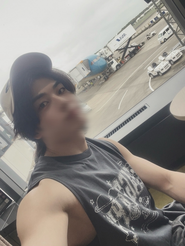 KEN（ｹﾝ） 機内ではジャンプを読む