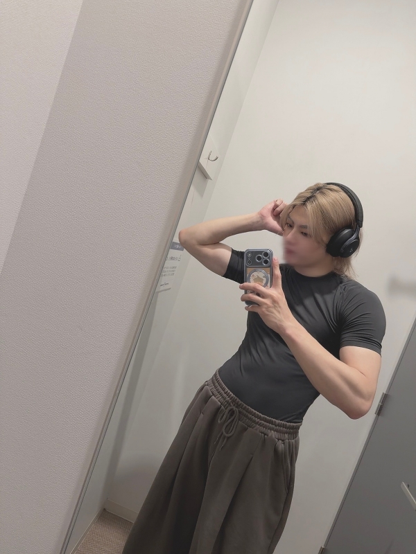 KEN（ｹﾝ） 背中の日