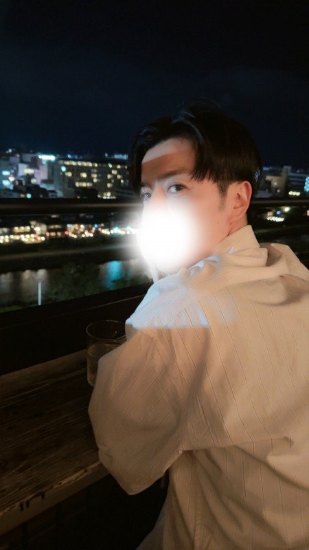 EISHI(ｴｲｼ) 外で飲むん好き〜🍊
