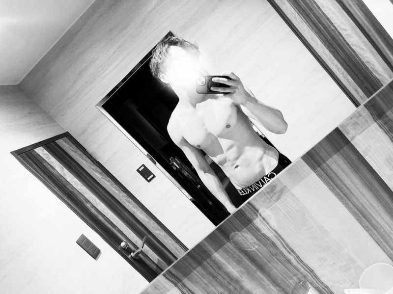 NINA（ﾆｲﾅ） ファーストタッチ