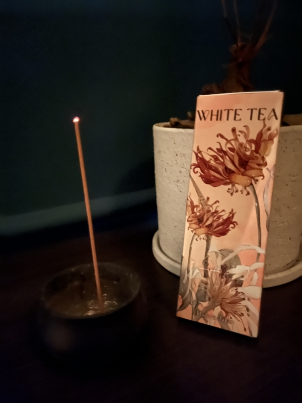 NINA(ニイナ) WHITE TEA