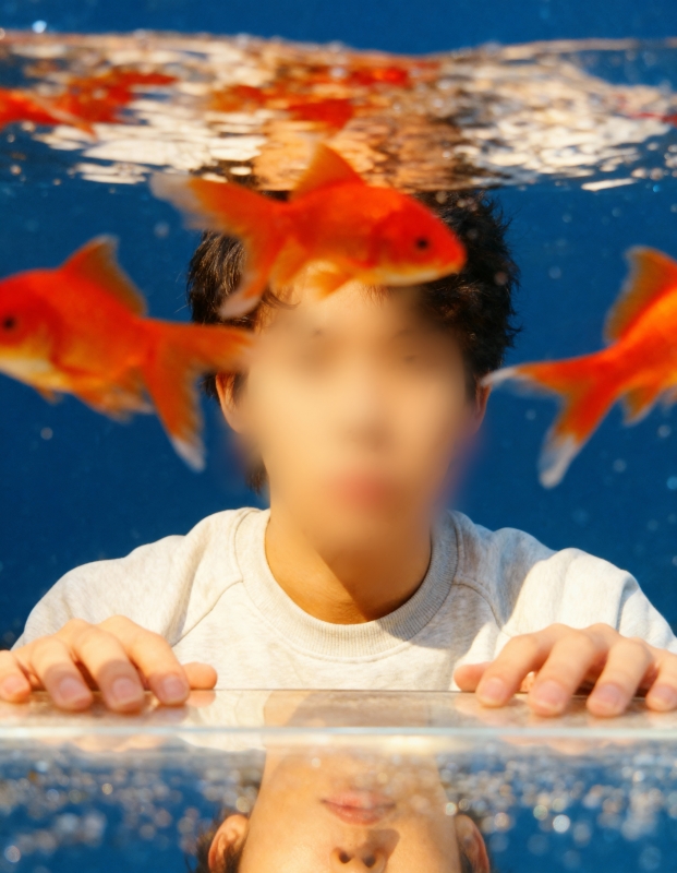 REN(ﾚﾝ) 静かな視線の先に🐠🫧