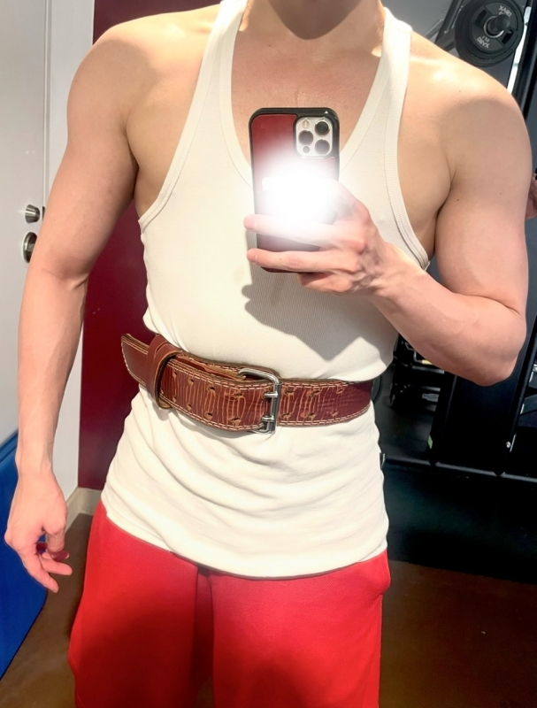 KAREN(カレン) 筋トレから始まる一日