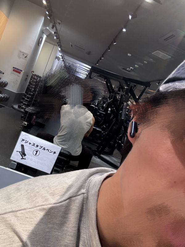 NOBU（ﾉﾌﾞ） 背中トレ✌️
