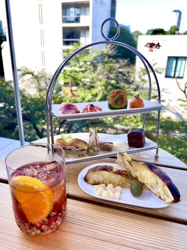 HIDAKA(ヒダカ) スタバでお酒