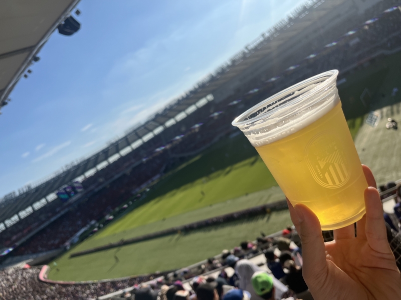 NINA（ﾆｲﾅ） 外で飲むビール