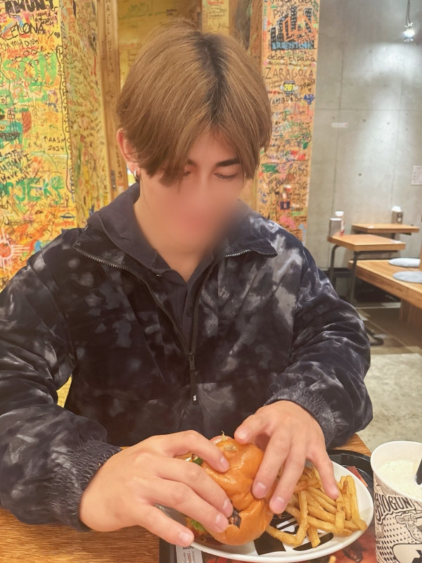 KENSHIROU(ｹﾝｼﾛｳ) ハンバーガー🍔