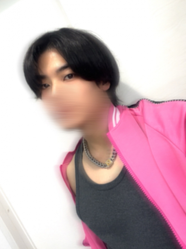KEN（ｹﾝ） でも中にはタンクトップ