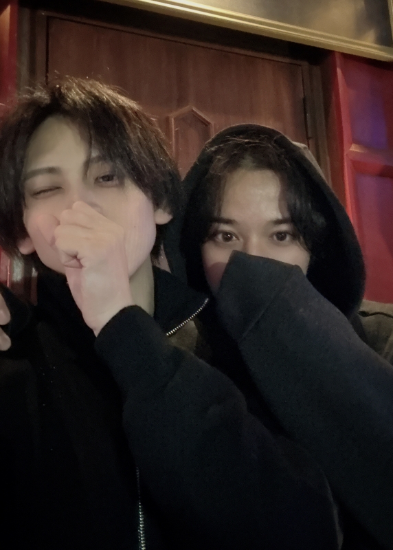 SHU(シュウ) ❄️✨ くっつくがいい、の季節。 ✨❄️