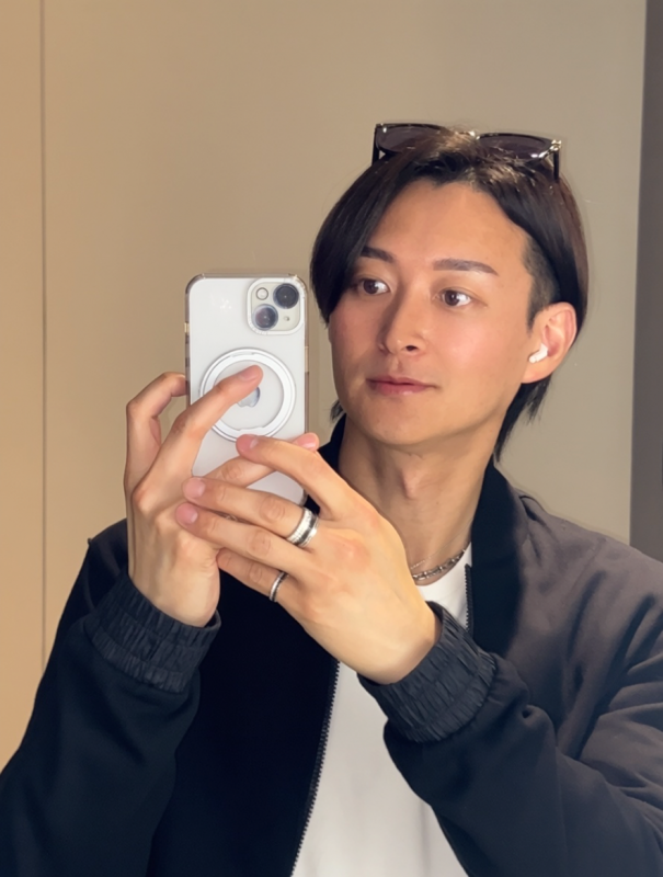 KONOSUKE(ｺｳﾉｽｹ) 最近冷えるから 上着持ち歩かないとね