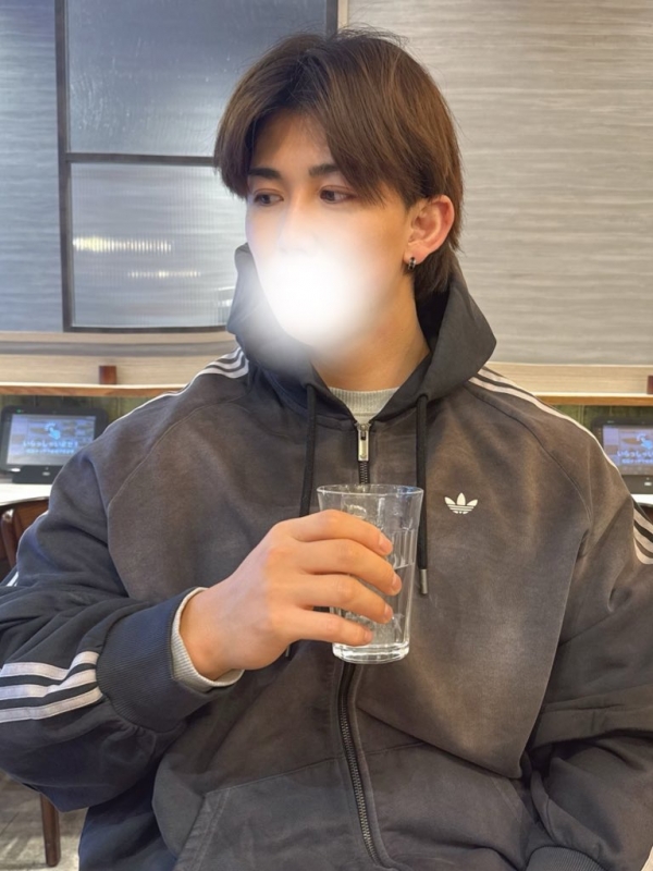 KENSHIROU(ｹﾝｼﾛｳ) 着痩せしてる？