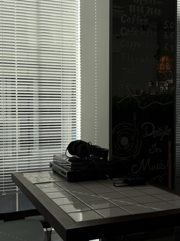 MASH(ﾏｯｼｭ) 渋谷にあるレコードが聴ける隠れ家カフェ