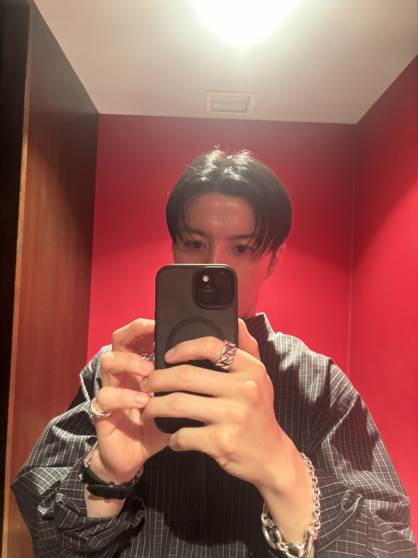 EISHI(ｴｲｼ) もう暖かいじゃなくて暑い