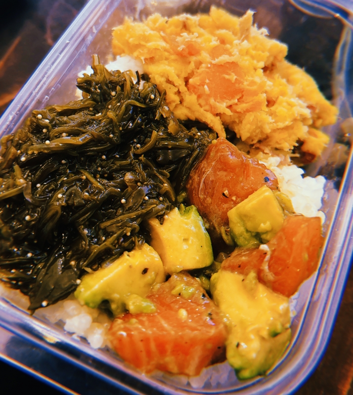 MOCHI（ﾓﾁ） モチ丼。